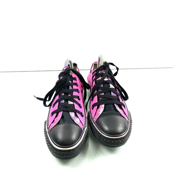 Converse - Picture 6 of 9